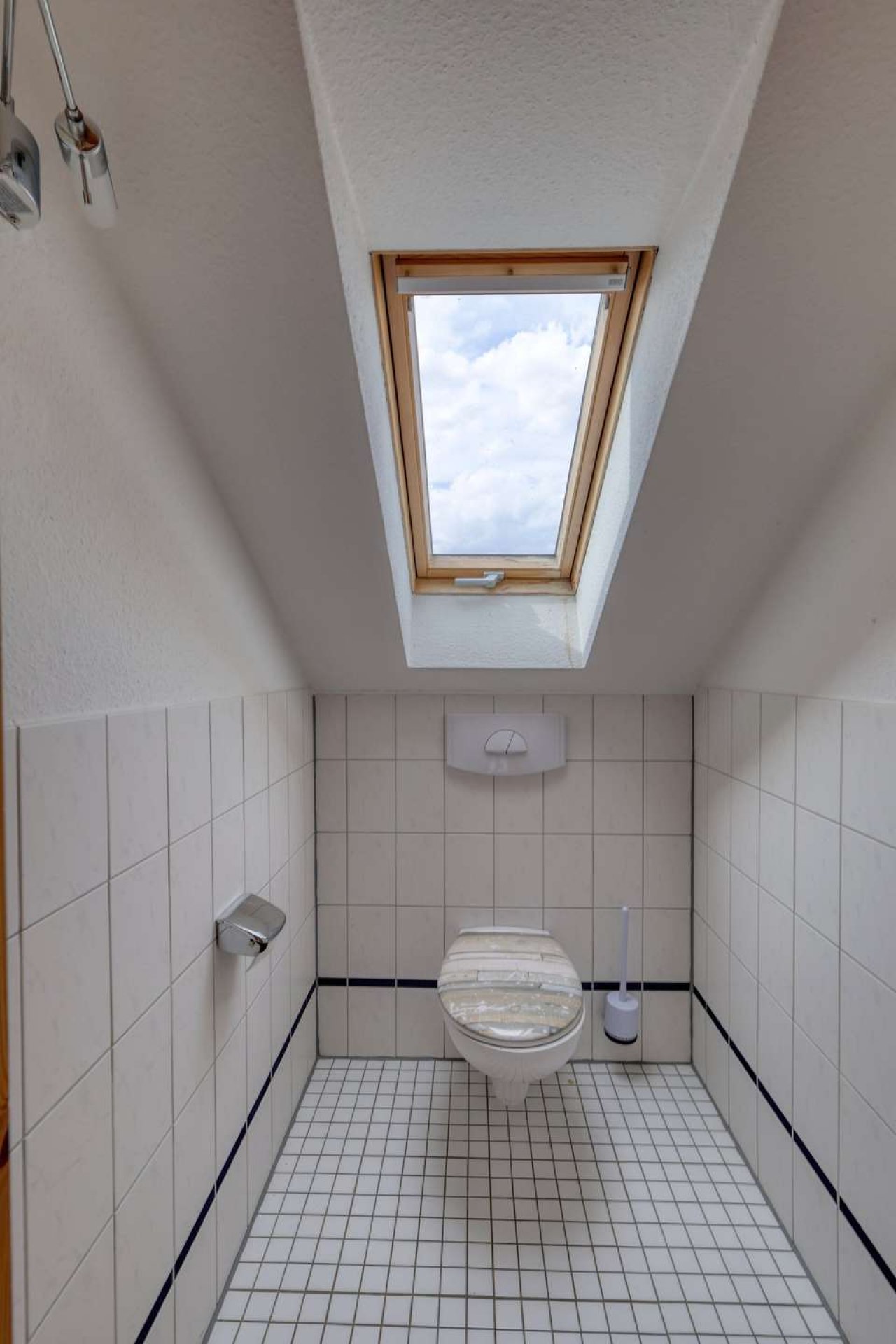 WC DG WC DG
