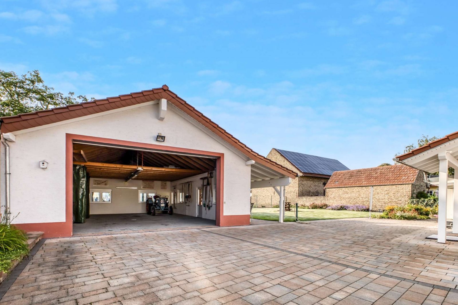 Garage Garage