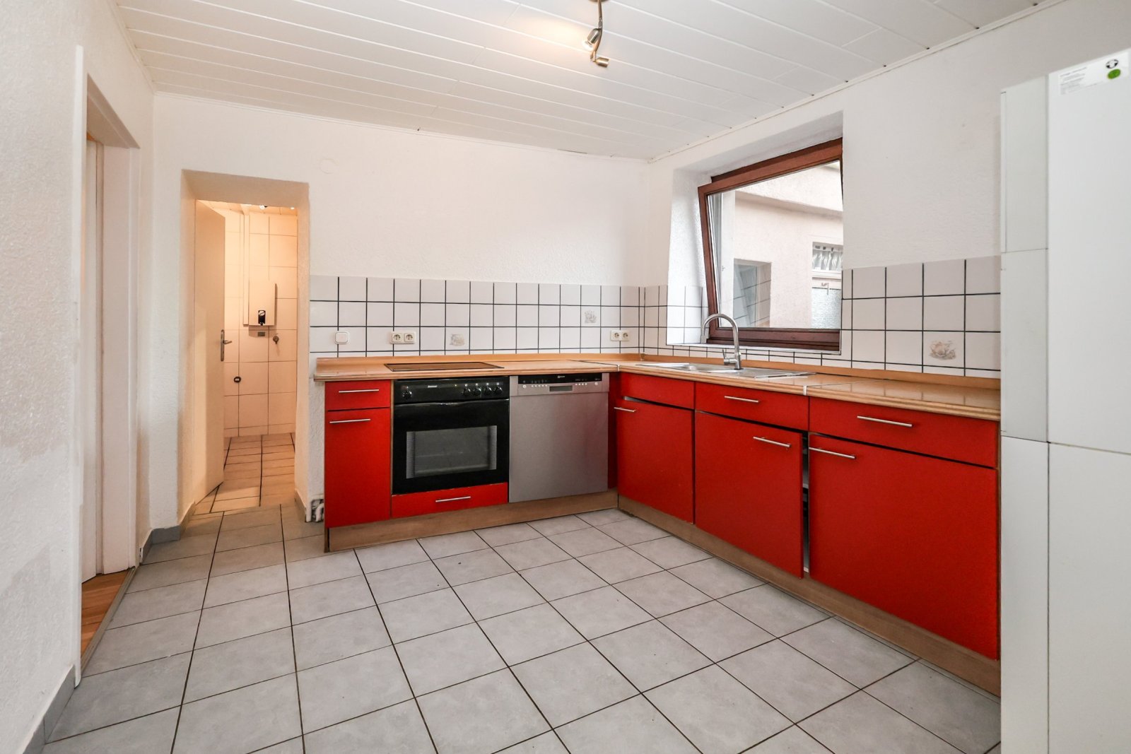 Ein Haus. Zwei Einheiten. Viele Möglichkeiten * Keine Käuferprovision Ein Haus. Zwei Einheiten. Viele Möglichkeiten * Keine Käuferprovision